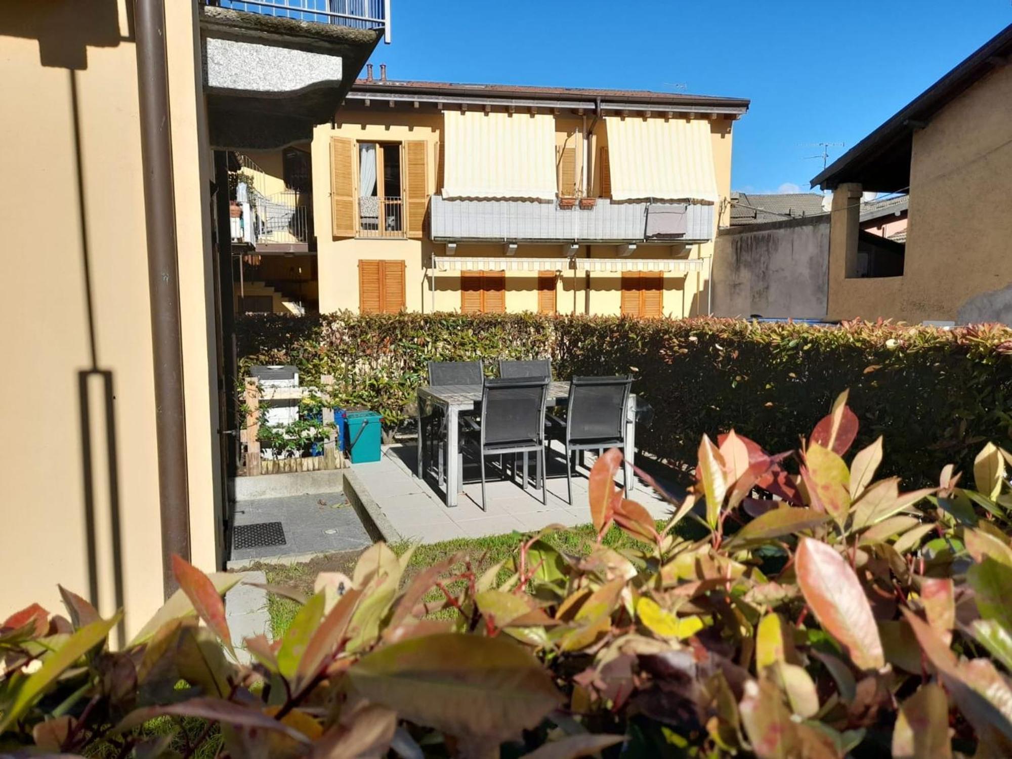 Marco Apartment - Holiday Apartment Луино Екстериор снимка