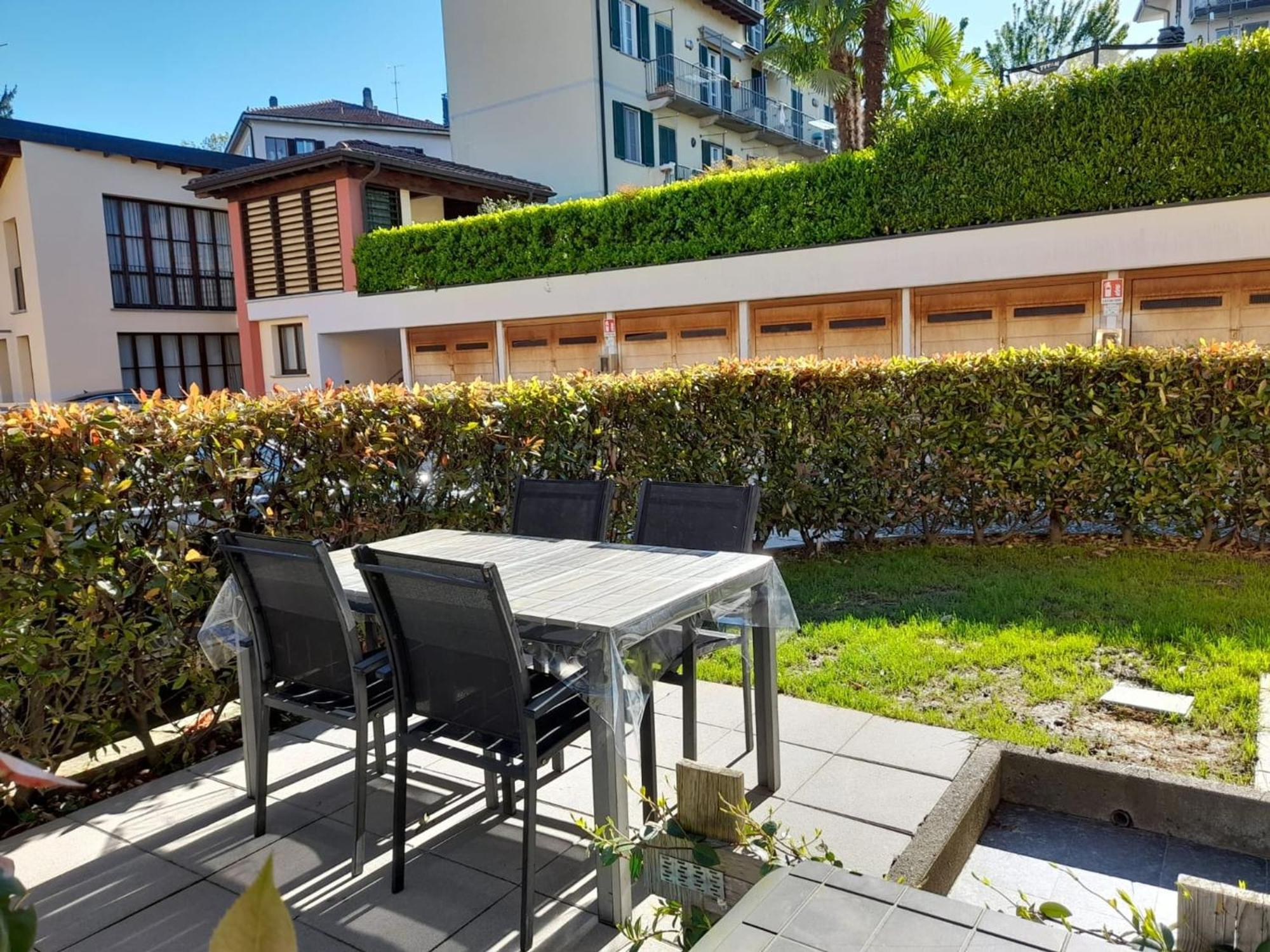 Marco Apartment - Holiday Apartment Луино Екстериор снимка